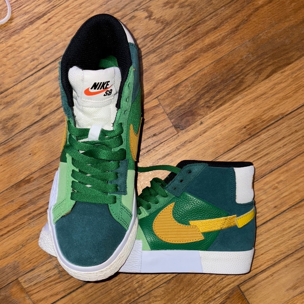 Nike Kids Green and Yellow Sneakers